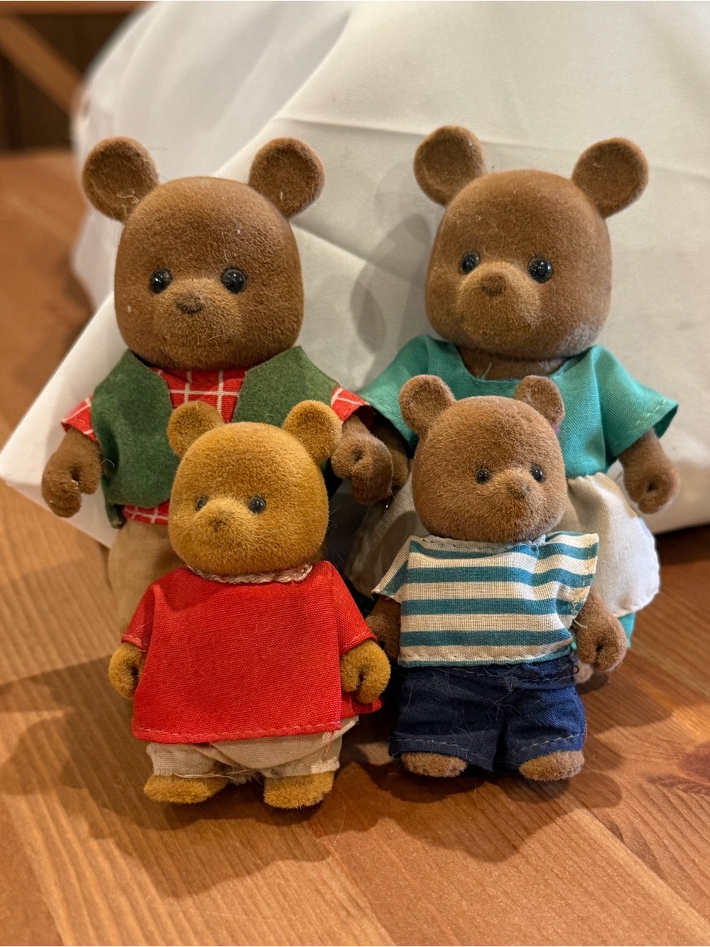 Vintage Maple Town Bobby Bear Family Figures (parents and kids)